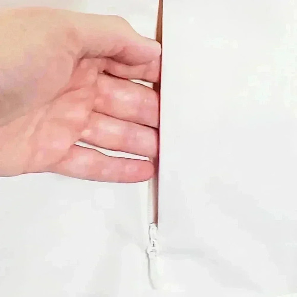 Firefly White Hooded Jacket XL – Light Layer for Snowbirds – NWT -- Minor Marks - Picture 9 of 13